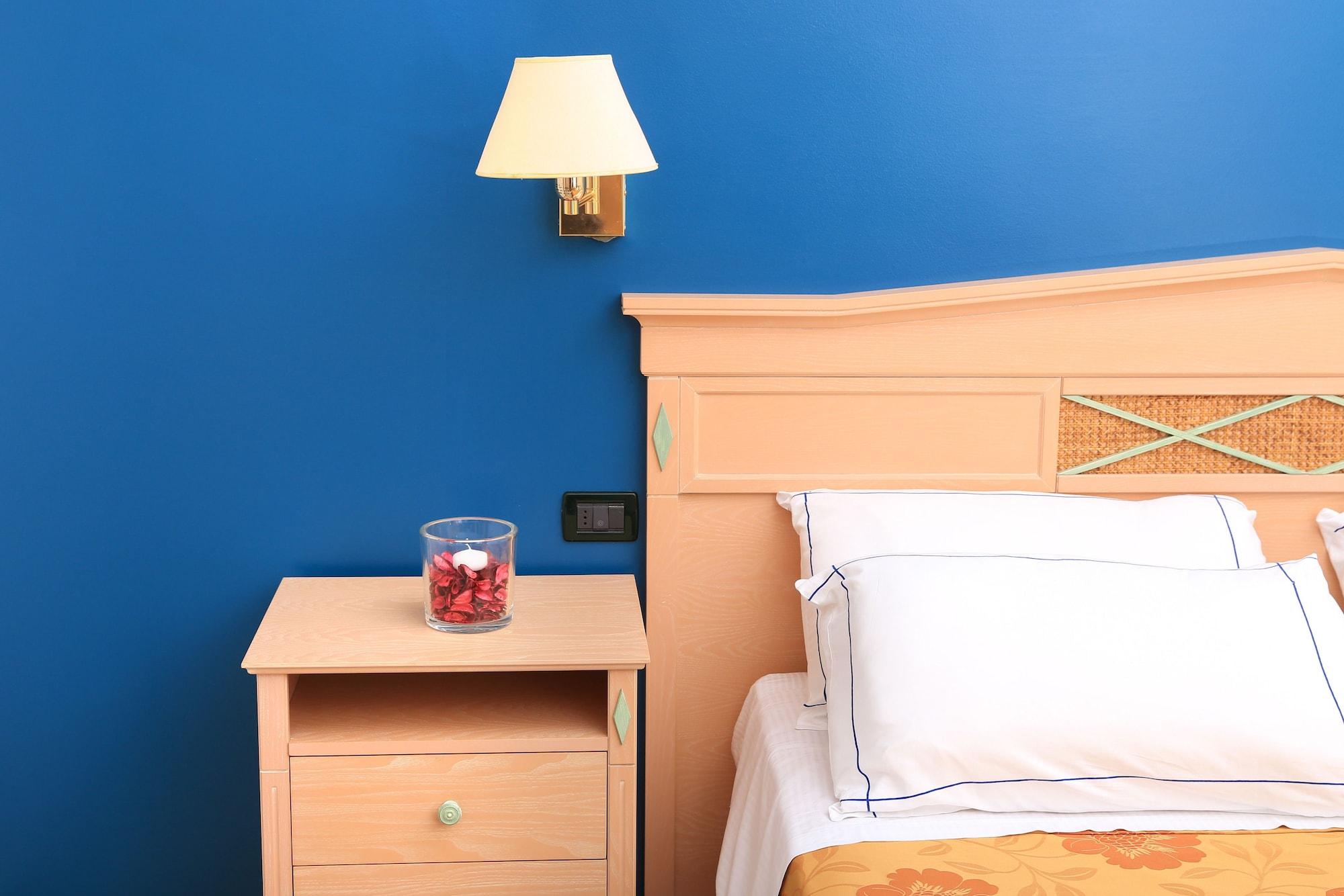 Nantis Hotel 4*
