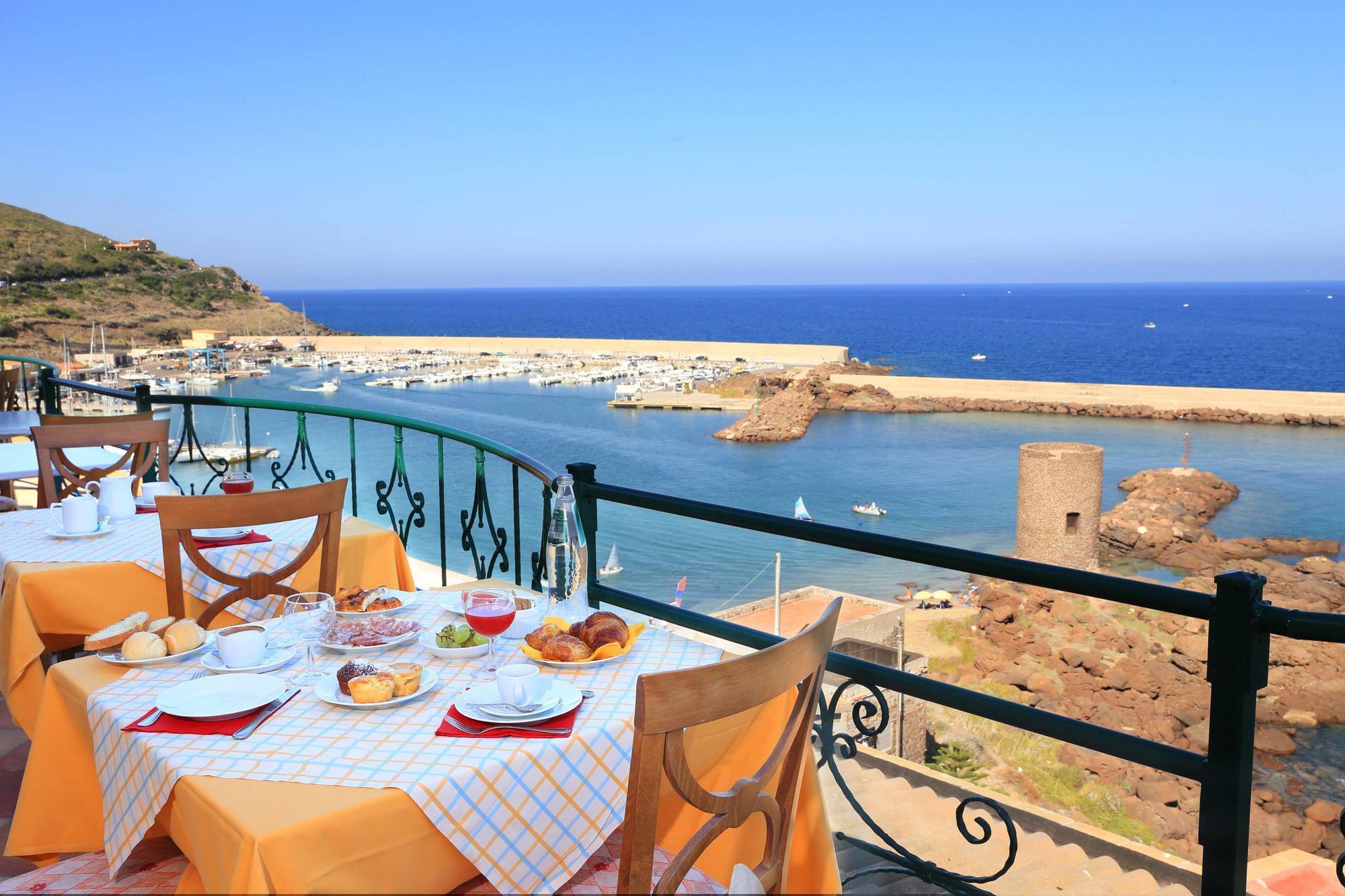 Nantis Hotel